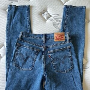 Levi’s - Wedgie Straight Fit Blue Jeans